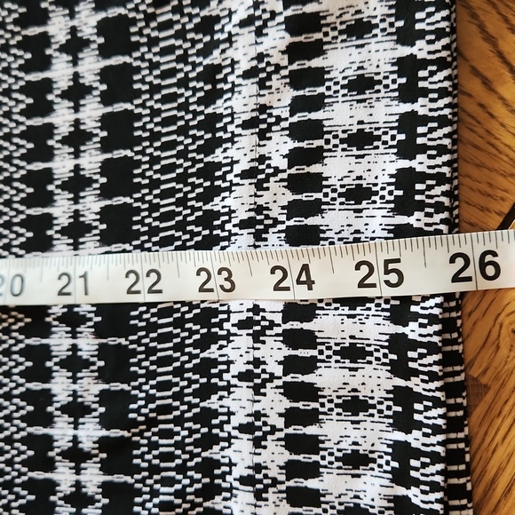 Rafaella, Great condition, Women's Top, Black with white design, Size Large - Picture 9 of 9